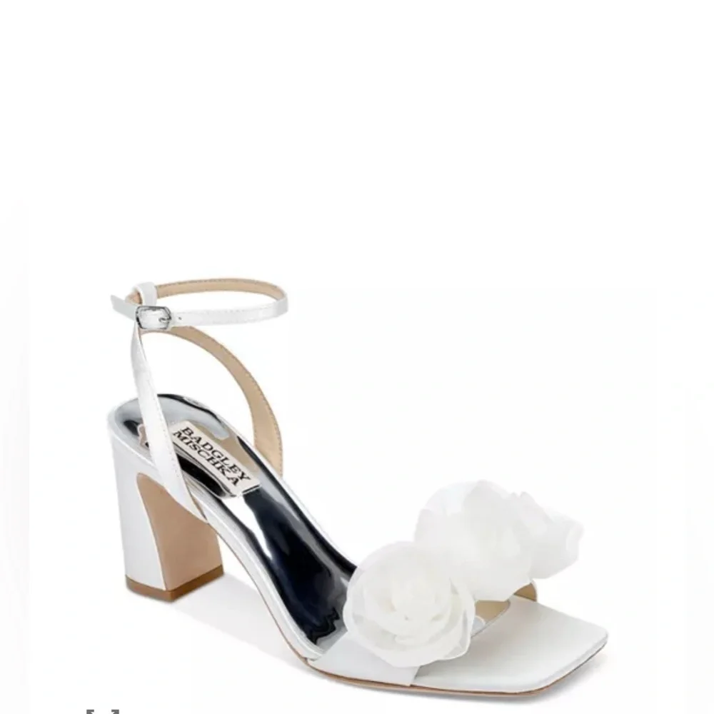Badgley Mischka Carli Rosette Block Heels - Soft White Satin Size 8.5 NIB
